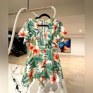 Superdown Karlie Flutter romper - white/red/blood orange floral/leaf mini Romper